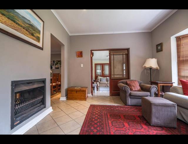 4 BEDROOM HOUSE FOR SALE IN OATLANDS NORTH